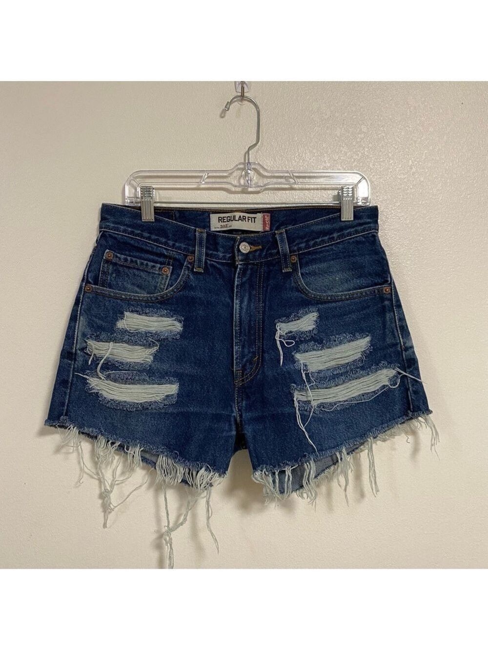 Levi’s Shorts Women’s Size 10/32 Dark Wash Distressed Cut Off Daisy Duke Shorts